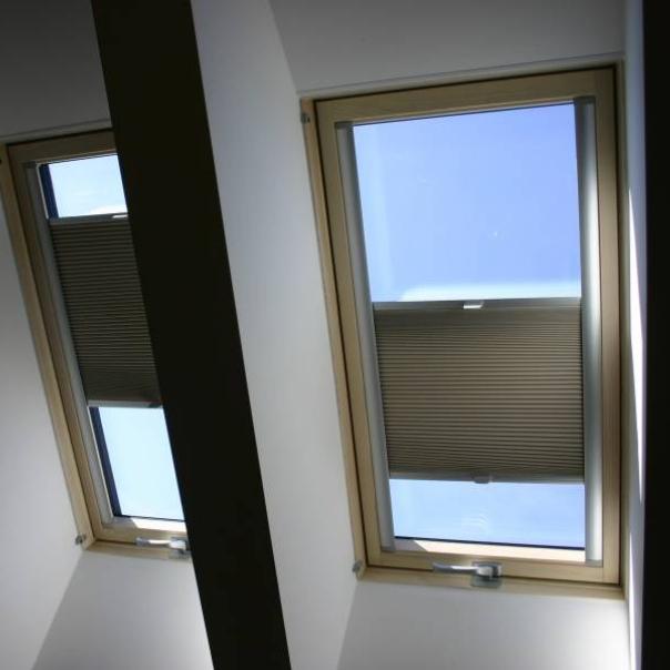 Jack West Roof Window Pleats