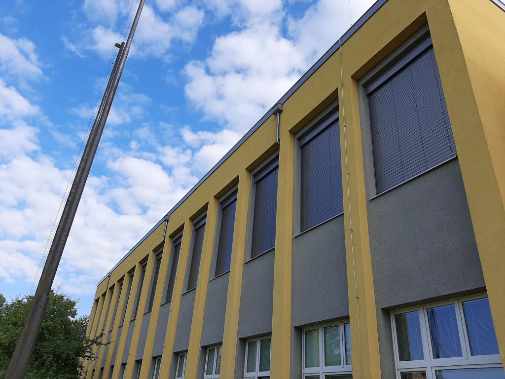 Shading of offices and schools