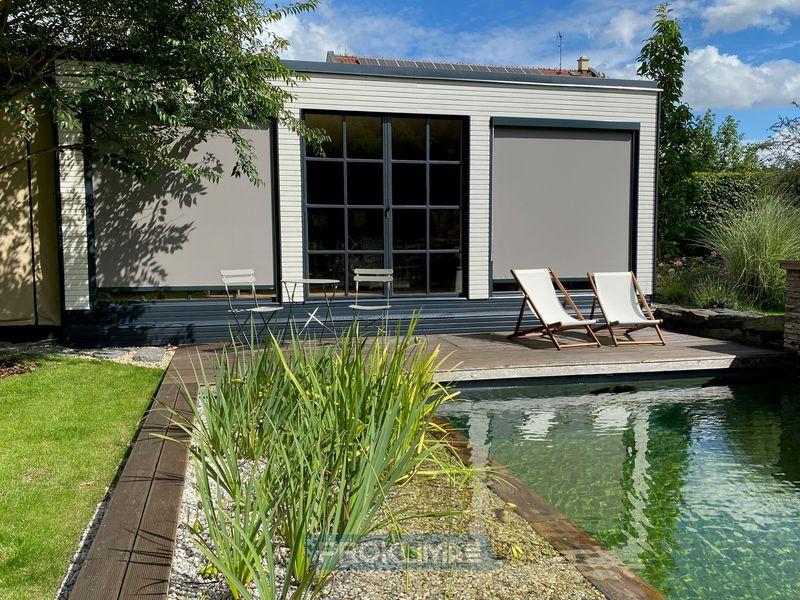 Screen roller blinds