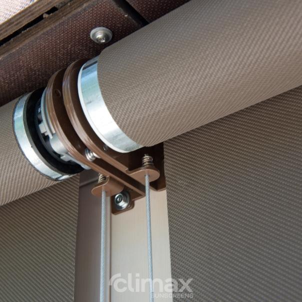 Screen roller blind V-ROLL 63